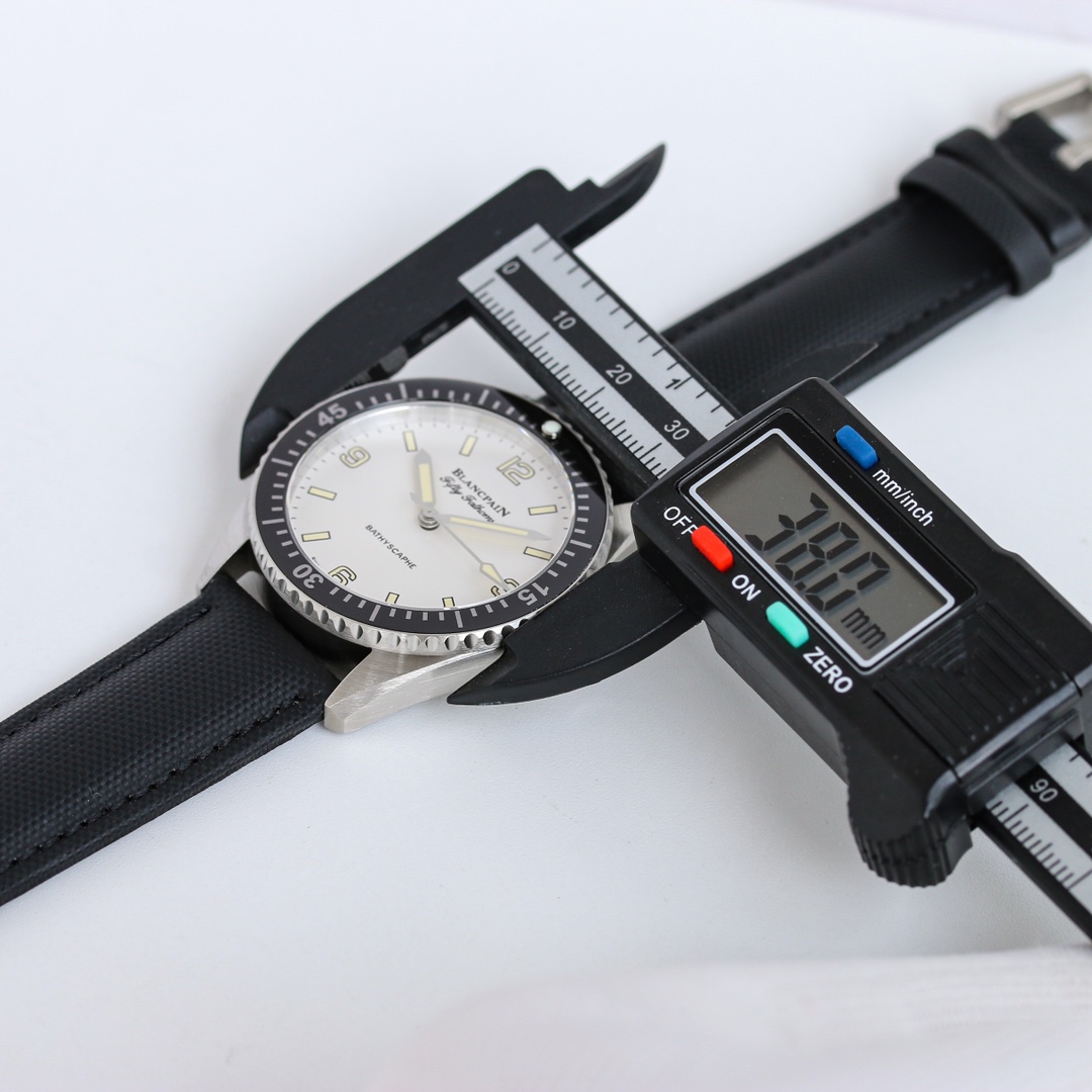 8-888.jpg Blancpain Fifty Fathoms 38 mm Cal.1153 1:1 Replik Uhr